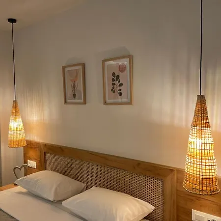 Sunbeam Hotel *